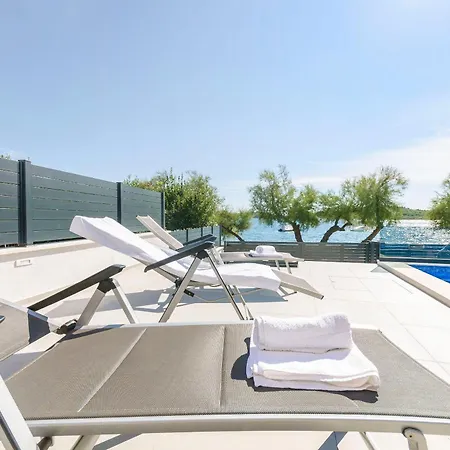 Adriatic With Pool Appartement